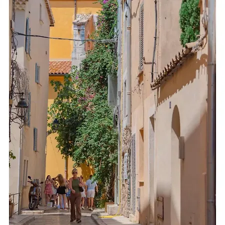 Le Clocher L Vieux Village L Shellter-rentals شقة